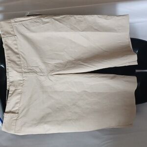 Mossimo Tan Bermuda shorts, sz 10, low rise, slim